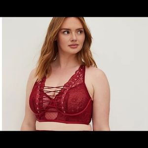 🔥Red Lace up Bralette 🔥